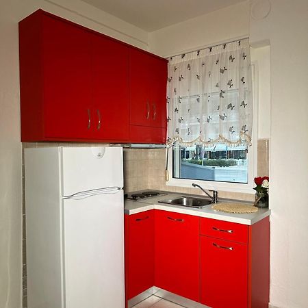 Elena Rooms-Apartments -B Аспровалта Екстериор снимка