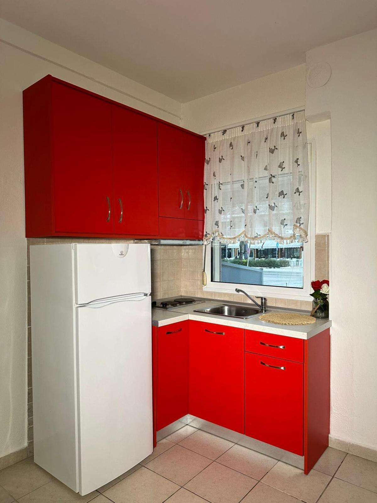 Elena Rooms-Apartments -B Аспровалта Екстериор снимка